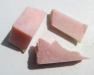 Andenopal rosa, Rohsteine geschnitten, Peru, 36 g. 