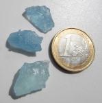 Aquamarin aus Pakistan, 3 Kristalle 22 Ct, Rohedelsteine bis 21 mm 