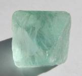 Fluorit Oktaeder grün naturgewachsen, ca. 33 mm, 28 g. 