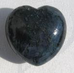 Herz aus Moosachat, bauchig, ca. 38 mm 