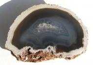 Achat aus Brasilien, Achatende, 214 g,schwarz, grau mit weißem Rand 