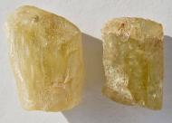 Fluor - Apatit, 2 Rohsteine Kristalle 46,7 Ct. 