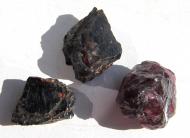 Granat Grossular, Rhodolit, aus Tansania, 3 Rohedelsteine 53 Ct, 12-17 mm 