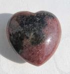Herz aus Rhodonit, bauchig, ca. 39 mm 