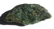 Jadeit aus China, Rohstein, Stufe 158 g. 