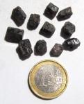 Schwarzer Saphir aus Madagaskar, 48 Ct. Rohedelsteine 