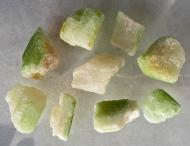 Turmalin, meist grün, Brasilien, 103 Ct, 9 Kristalle 10-16 mm 