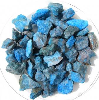 Blauer Apatit, Rohsteine aus Madagaskar 100 g.