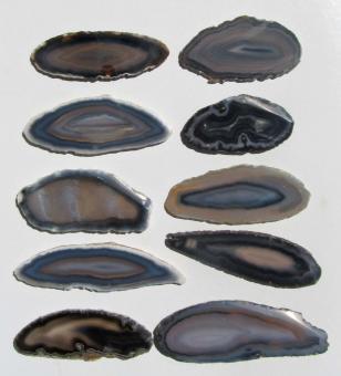 10 Achatscheiben, meist schwarz, grau, 55 - 90 mm 