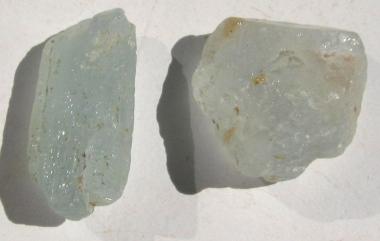 Blautopas, Topas blau, 2 Kristalle, unbehandelte Rohsteine, Brasilien, 69.5 Ct. 