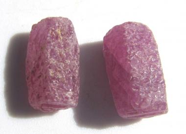 Rubin, 2 Kristalle aus Afghanistan 9.5 Ct., Rohedelsteine 